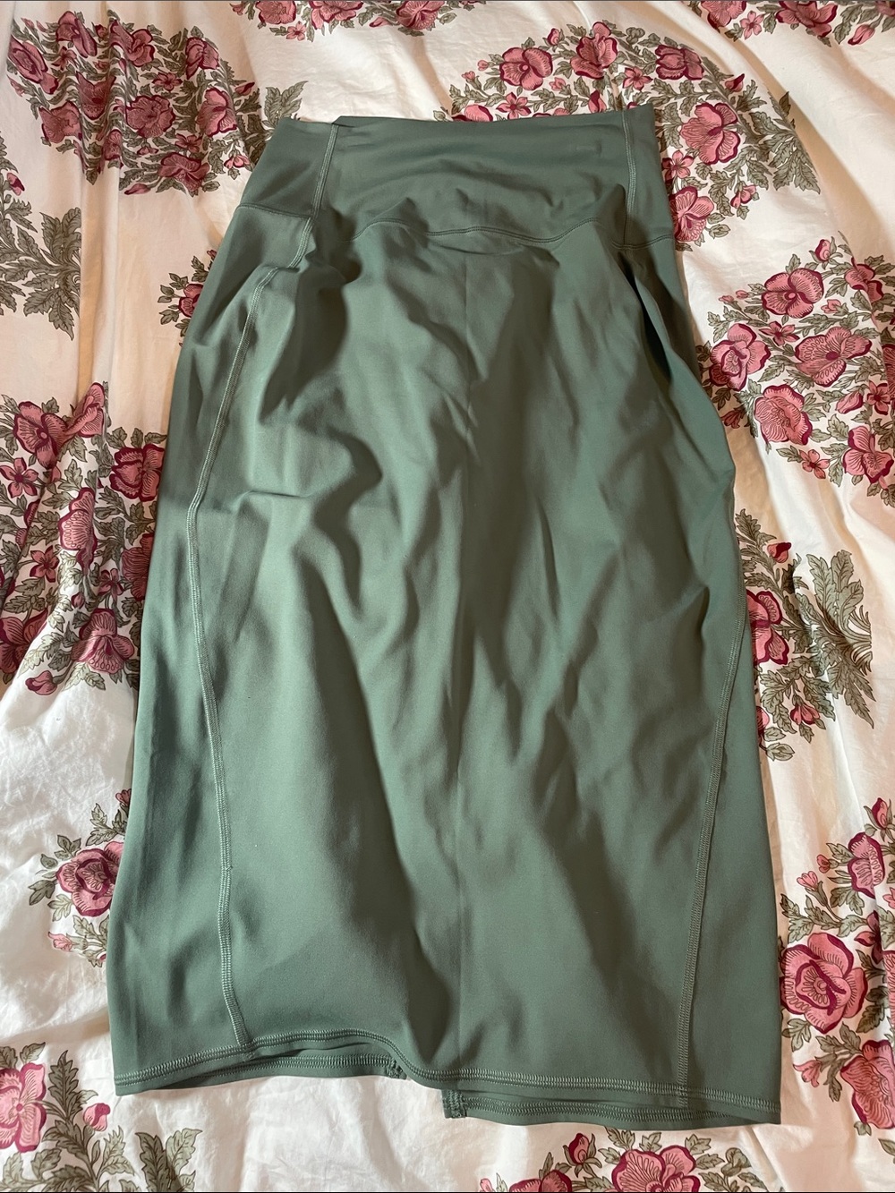 Lululemon align skirt in green - size 8 - fits like a 6. Like new